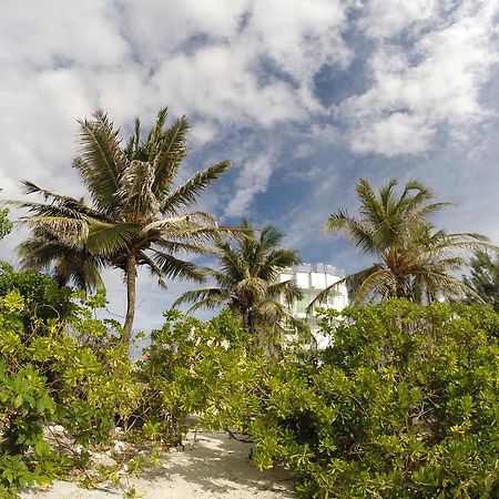 Airport Beach Hotel Hulhumale Exterior photo