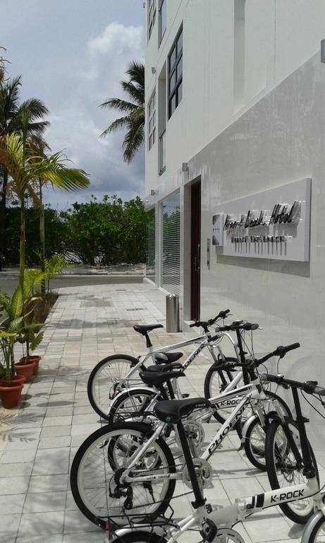 Airport Beach Hotel Hulhumale Exterior photo