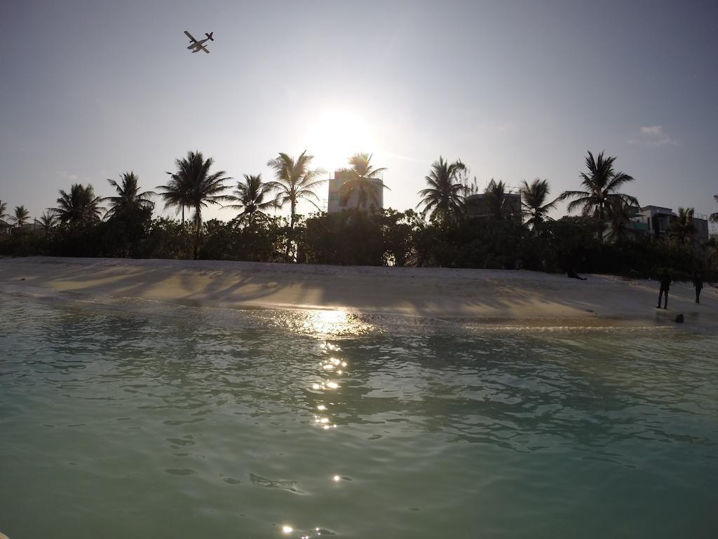 Airport Beach Hotel Hulhumale Exterior photo