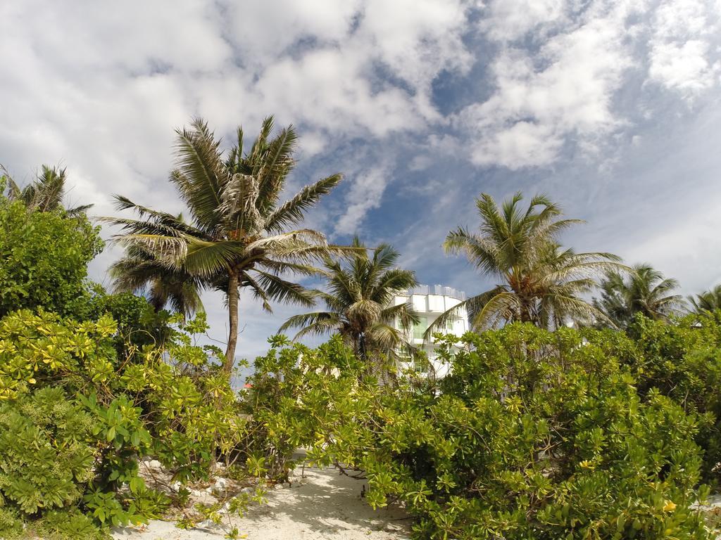 Airport Beach Hotel Hulhumale Exterior photo