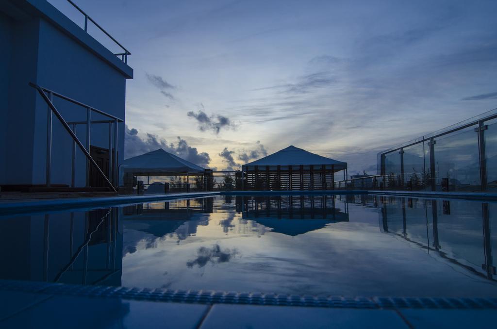 Airport Beach Hotel Hulhumale Exterior photo