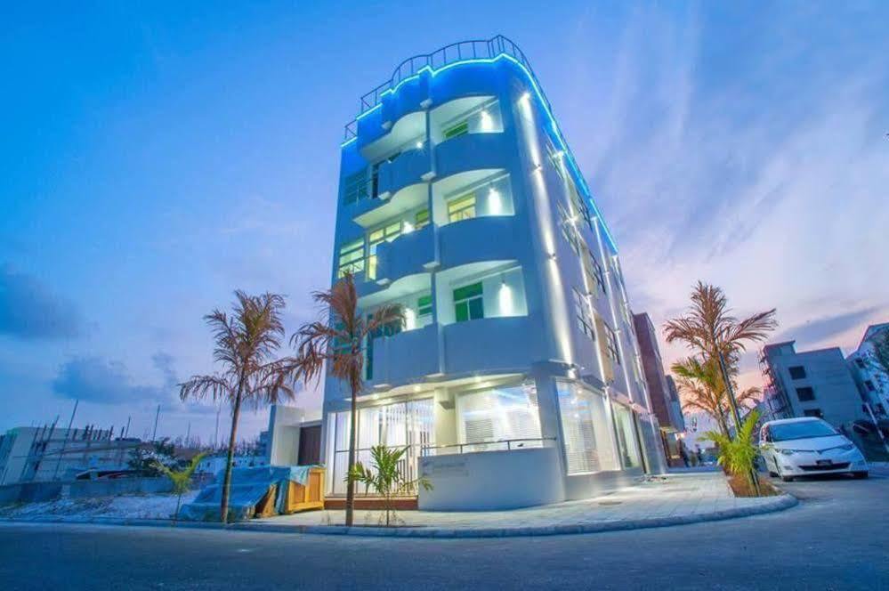 Airport Beach Hotel Hulhumale Exterior photo